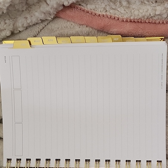 SPIRAL BOUND DAY DESIGNER PLANNER FOR 2025 ~ NIB - Picture 6 of 6